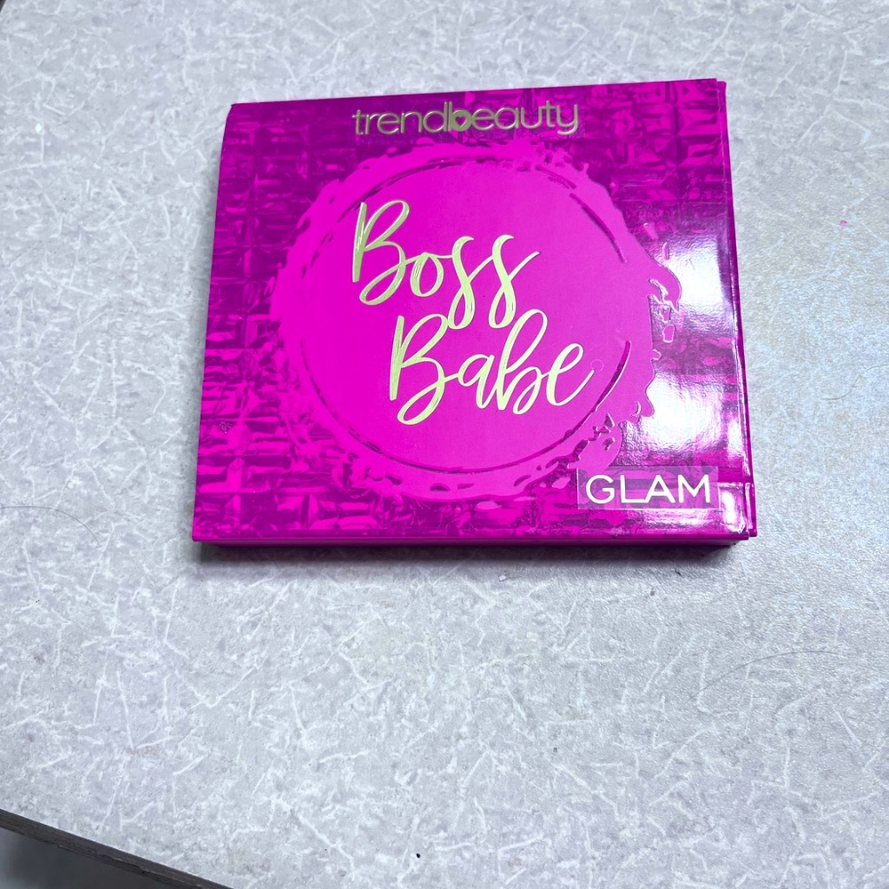 🌼3for 15$🌼 NWT Sealed: Boss Babe Glam 9 shades of Eyeshadow Palette